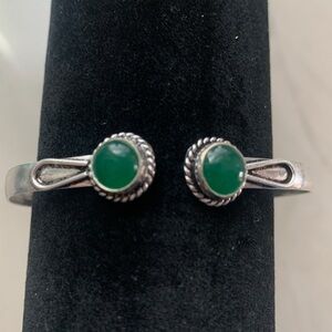 1986 Chic Silver Bracelet with Green Accents